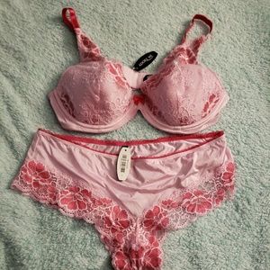 Adore Me Lingerie Set. Large/36C